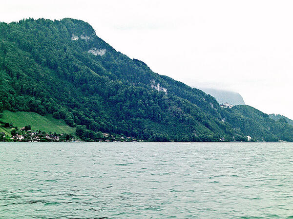 Kehrsiten (Suisse) / Flickr CC : Darkroom Daze