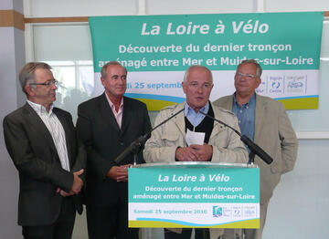 François Bonneau, Président de la Région Centre / Maurice Leroy, Député et Président du CG41 / Bernard Clément, Maire de Muides-sur-Loire / Claude Denis, Président de la CCBL.