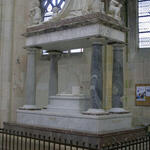 8.2 - la basilique royale de clc¦ºry-saint-andrc¦º (1).jpg